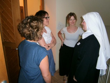 Besucherinnen am "Tag der offenen Klöster"